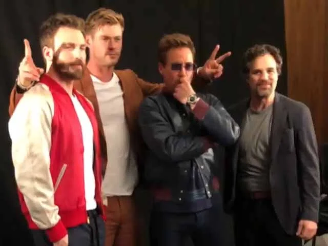 Chris Evans dan pemeran Avengers lainnya. (photo/Instagram/robertdowneyjr)